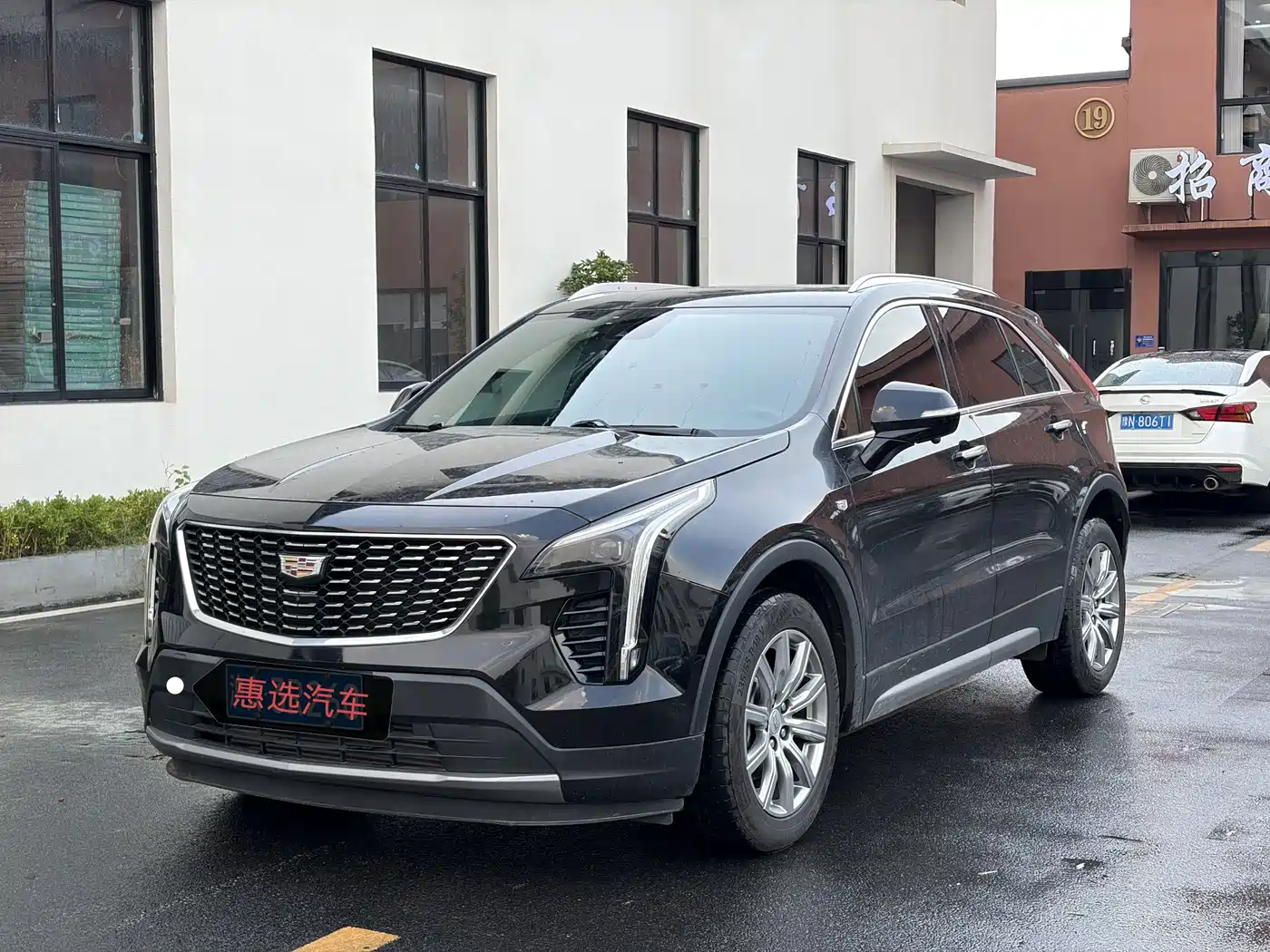 Фото 1 - Cadillac XT4