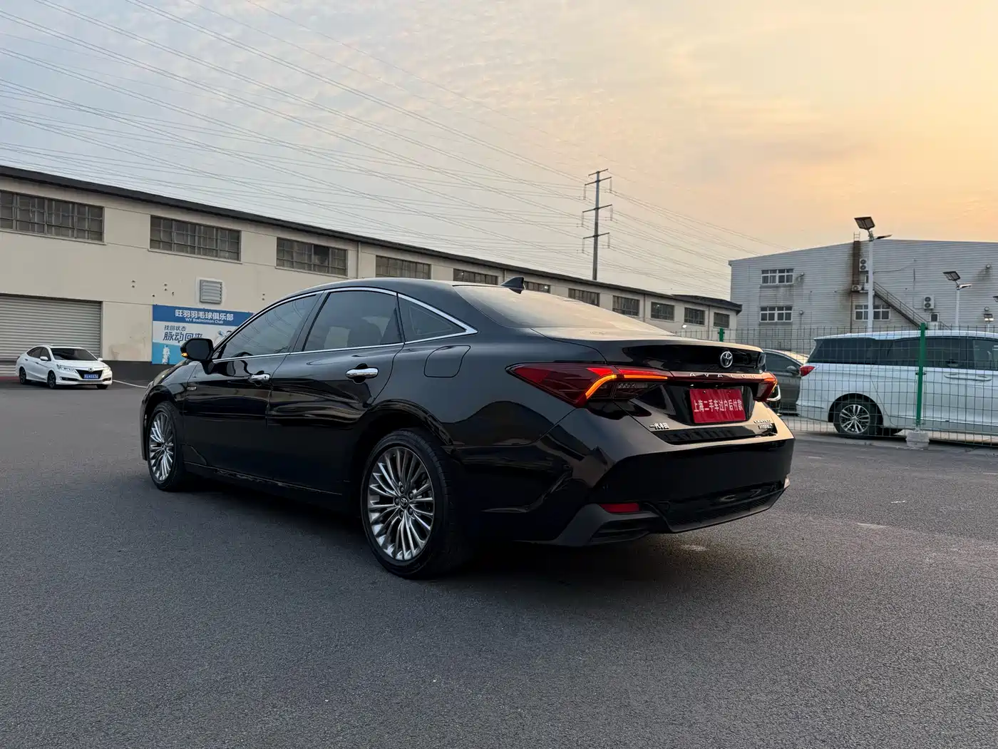 Toyota Avalon 2019 Hybrid 2.5L Limited Flagship Edition China VI фото 17