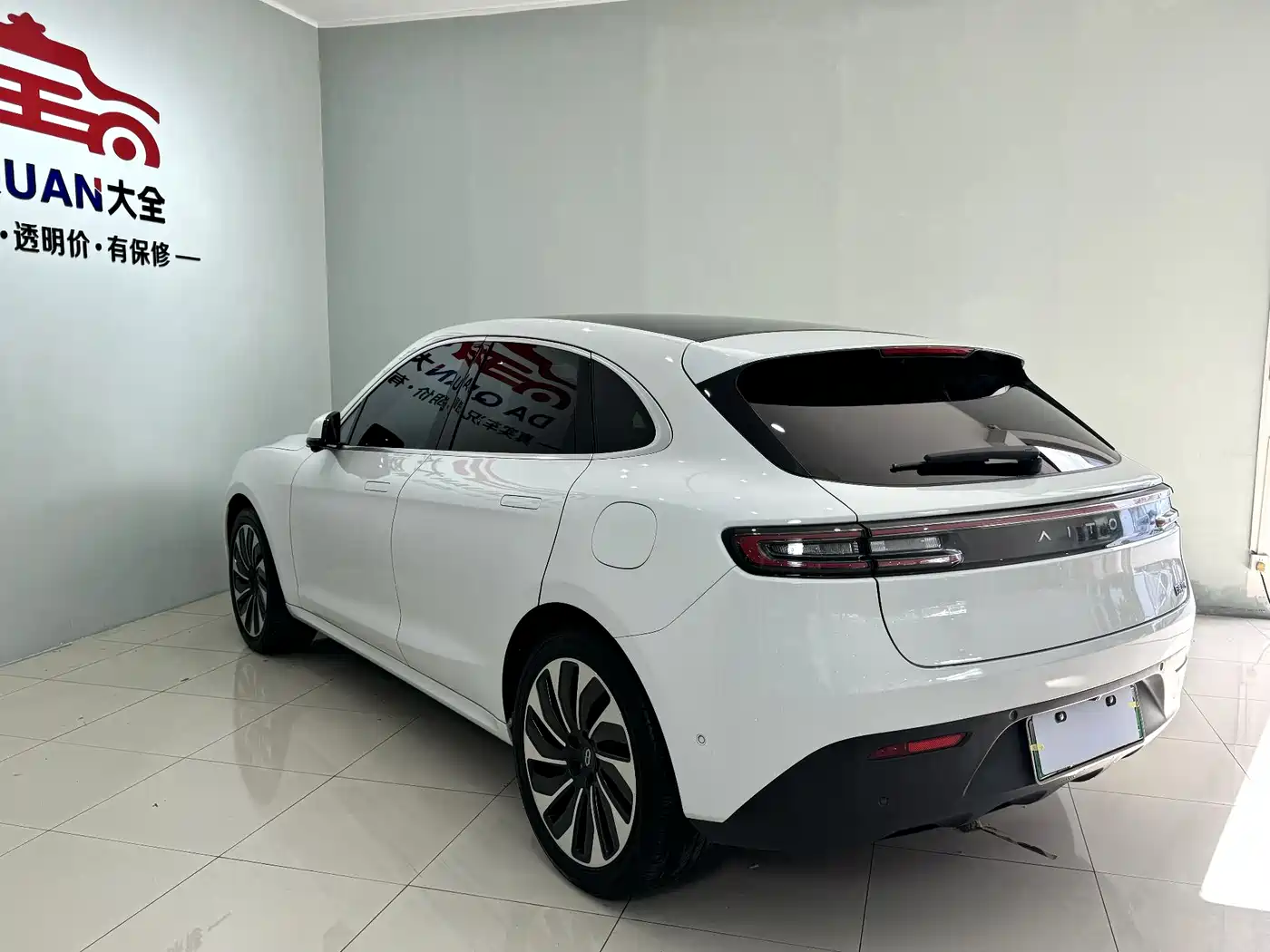 AITO Wenjie AITO M5 2022 Extended Range AWD Performance Edition фото 18