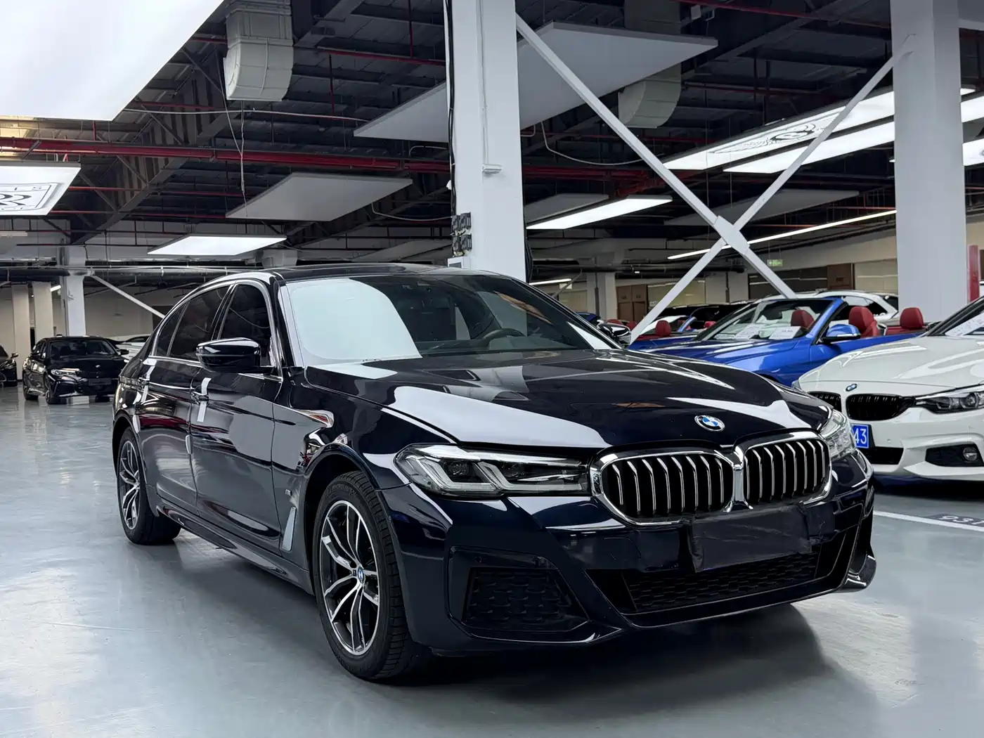 BMW 5 Series 2021 525Li M Sport Package фото 3