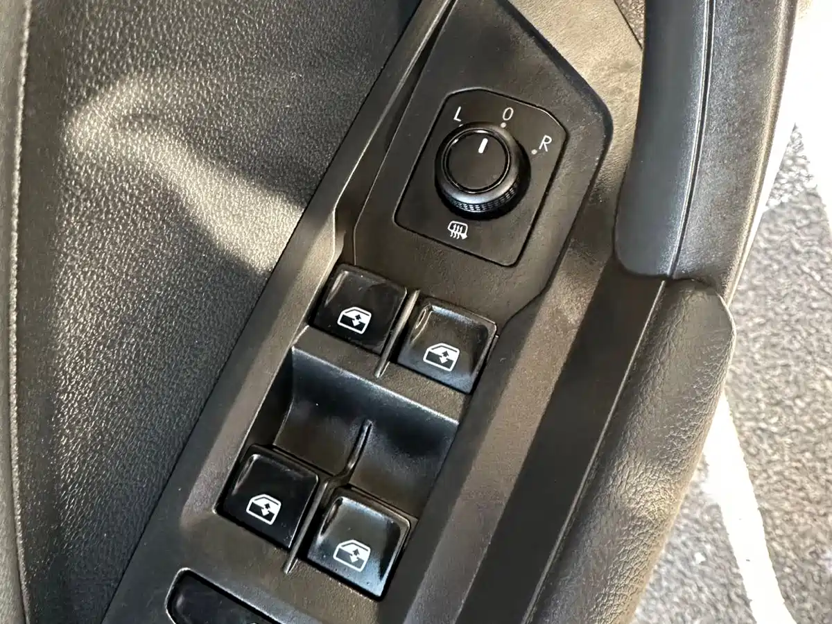 Volkswagen Tharu 2022 280TSI FWD Luxury Edition фото 11