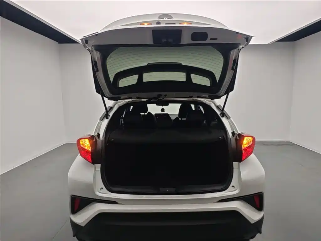 Toyota IZOA 2018 2.0L Yichi Edition China V фото 19