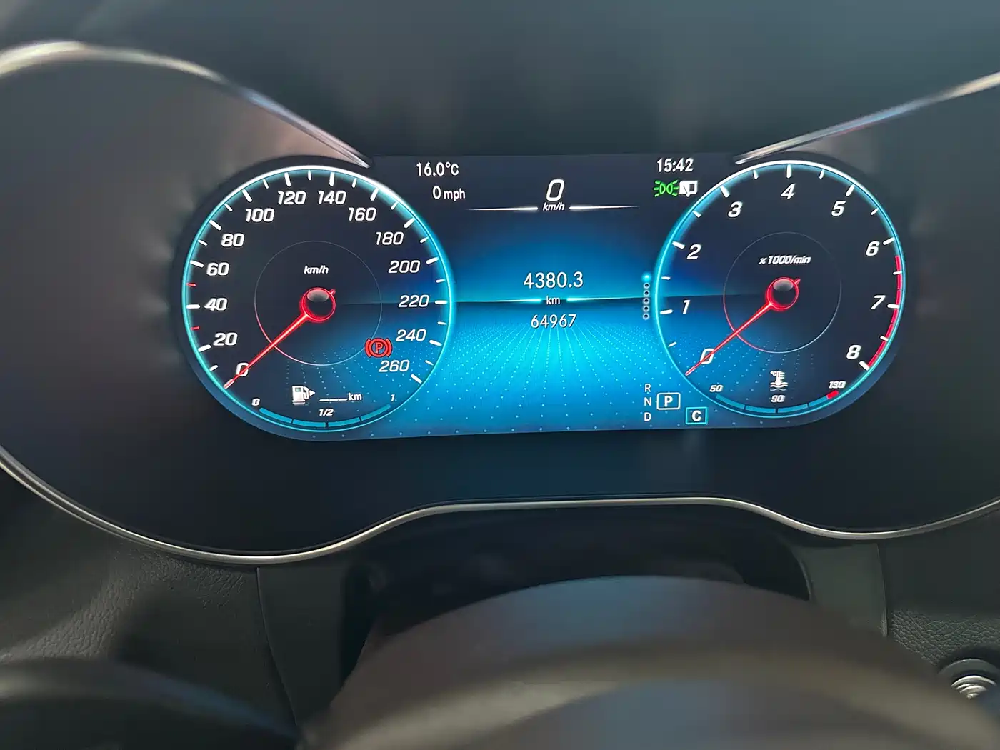MERCEDES-BENZ GLC