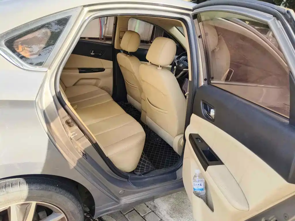 Changan Eado 2016 2015 1.6L Manual Luxury China V