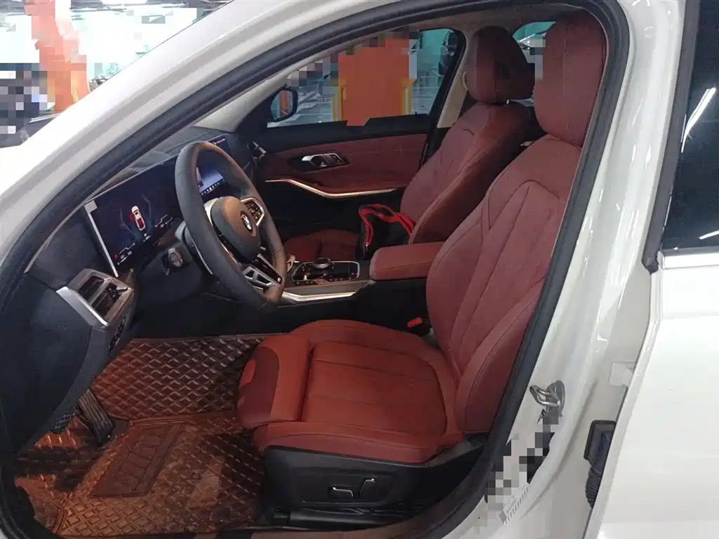 BMW 3 Series 2025 325i M Sport Package фото 12