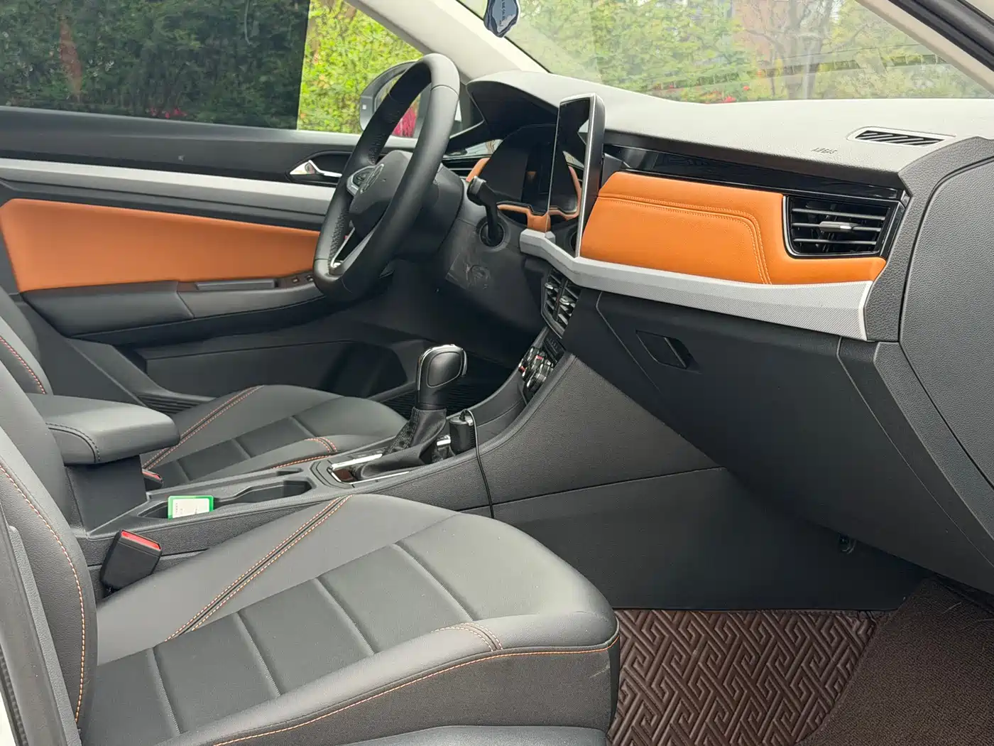 VOLKSWAGEN BORA