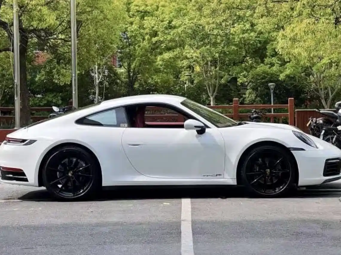 Фото 3 - Porsche 911