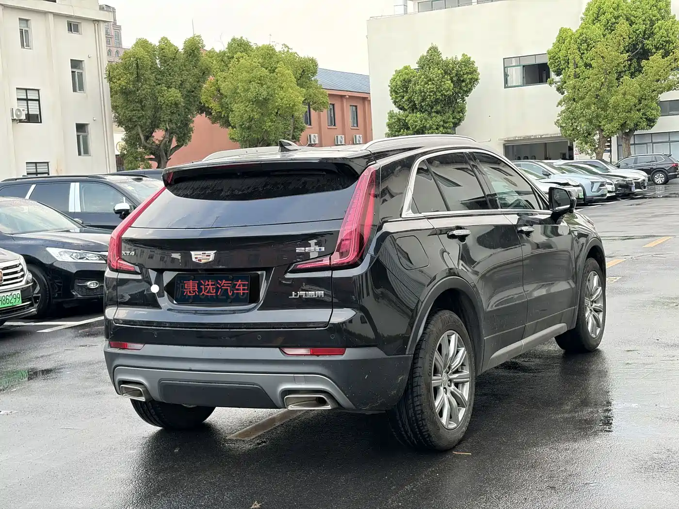 Фото 9 - Cadillac XT4