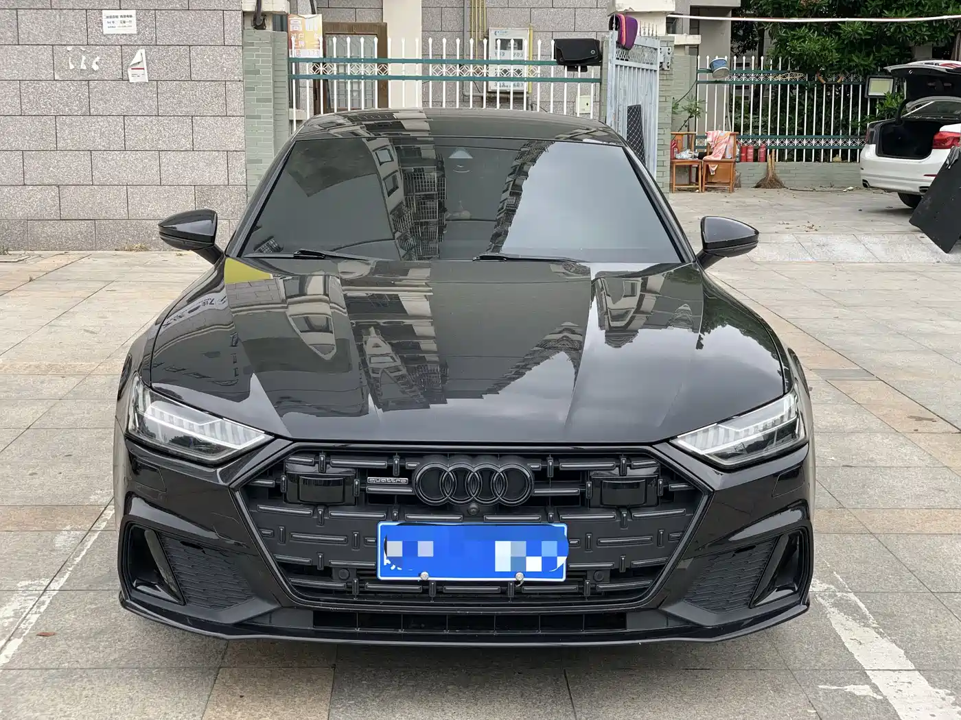 Audi A7L 2023 45 TFSI quattro S-line Black Warrior Edition фото 2