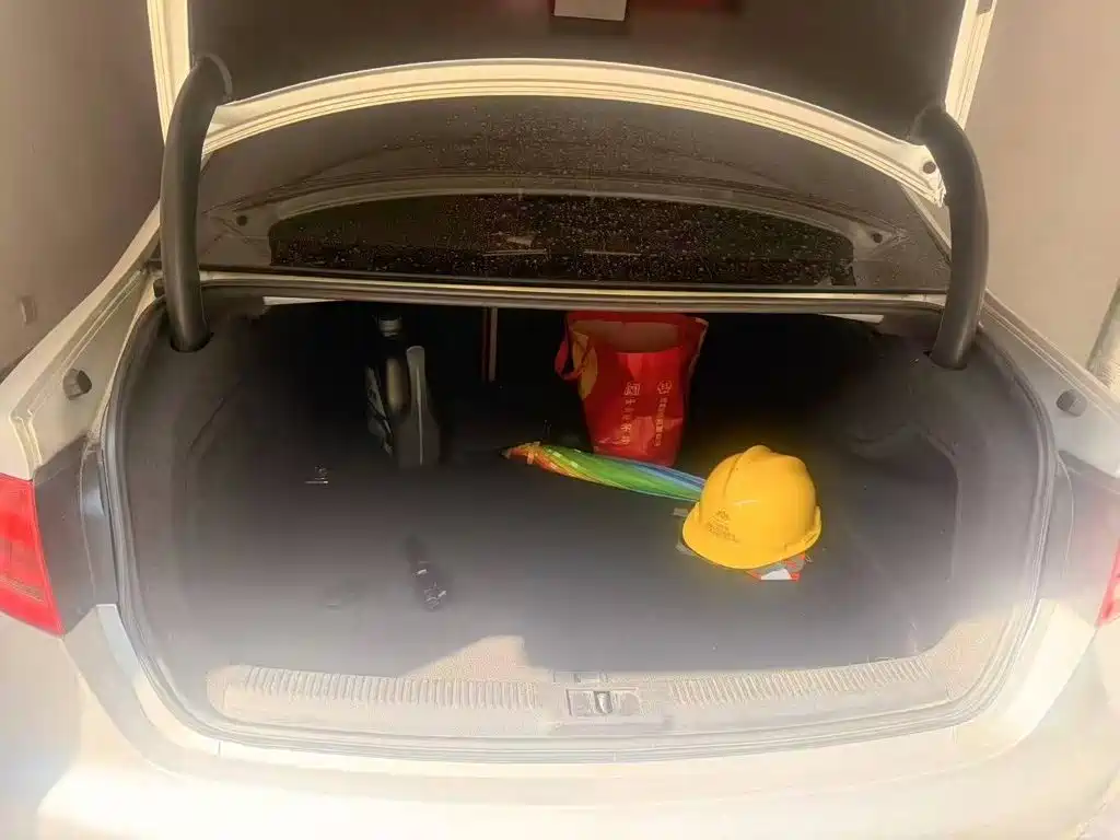 Фото 5 - Audi A4L
