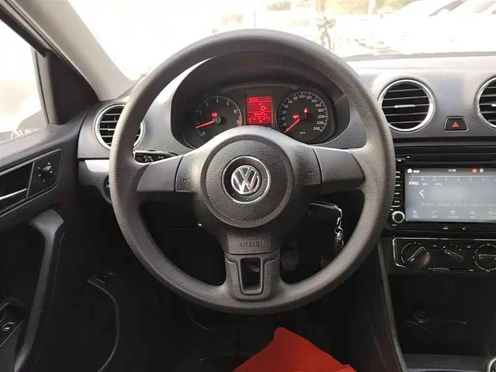 Volkswagen Jetta 2015 1.6L Manual Comfort фото 11
