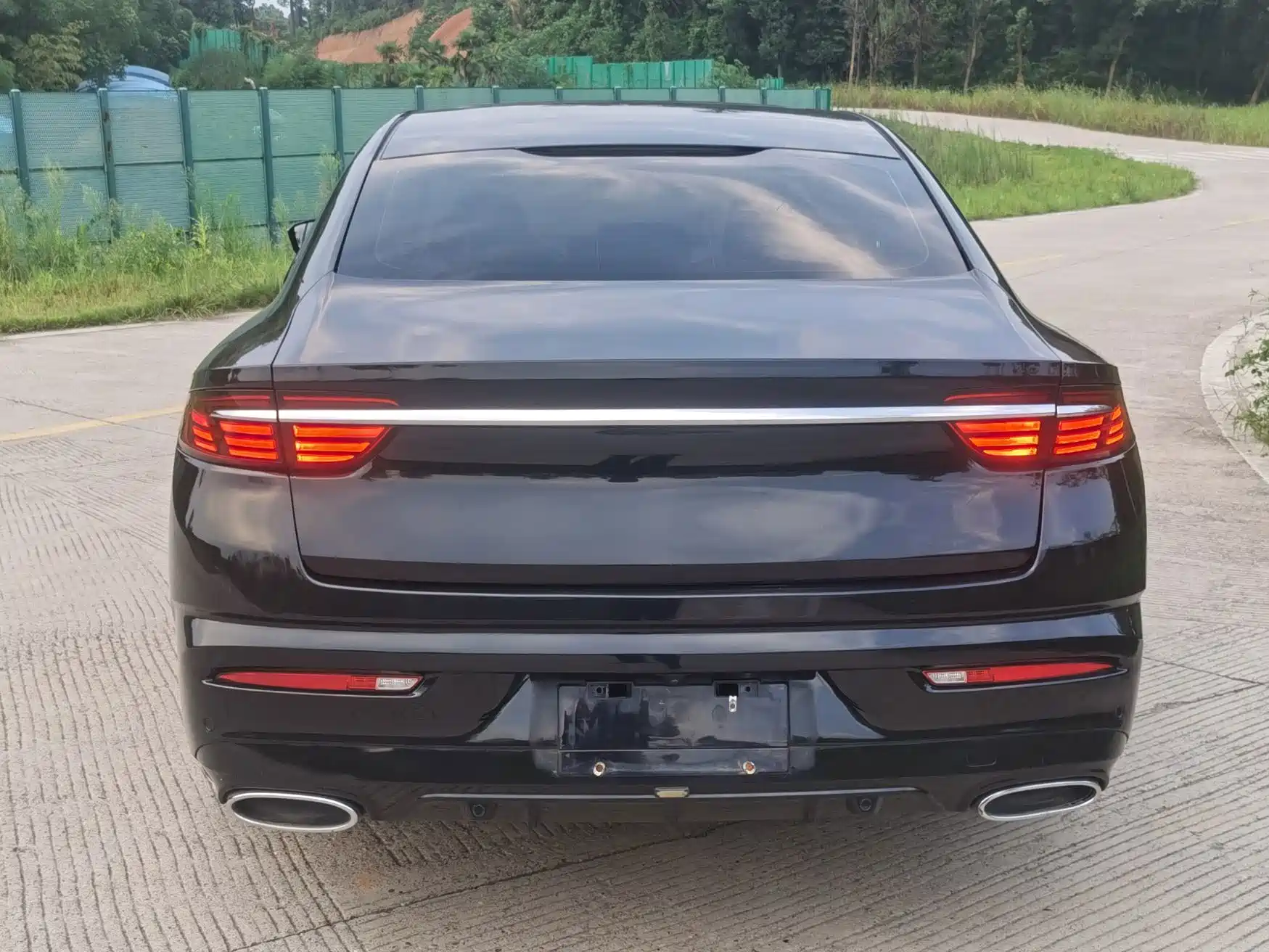 Фото 6 - Geely Preface