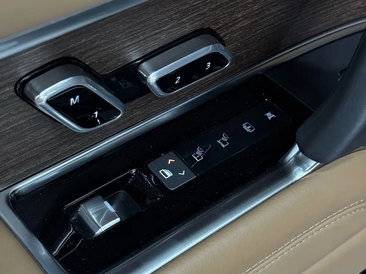Фото 8 - Land Rover Range Rover