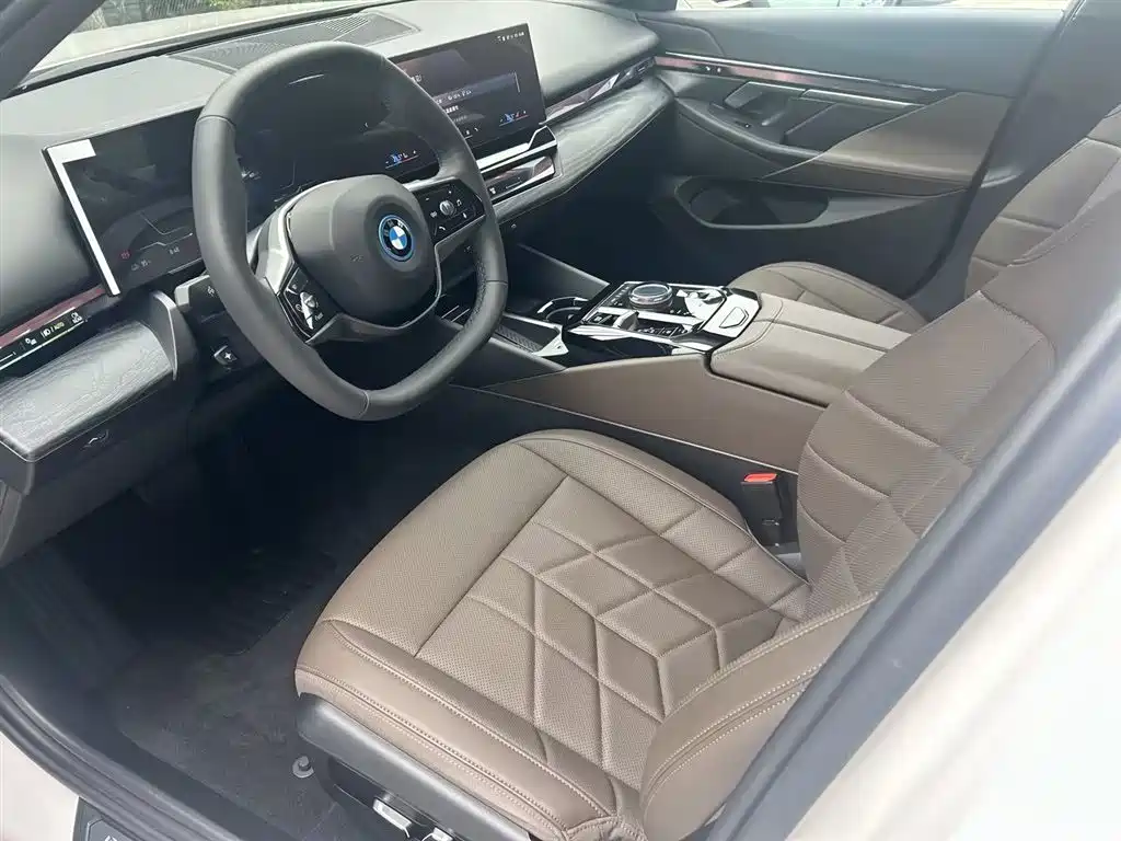 BMW i5 2025 2024 eDrive 35L Luxury Package