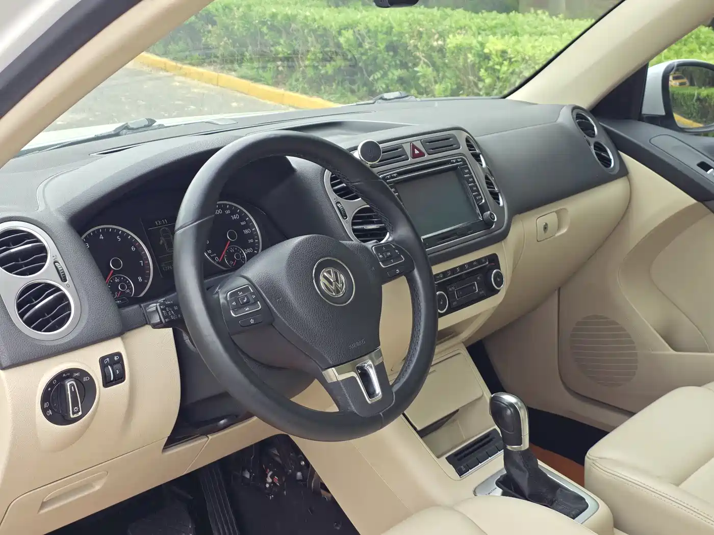 Volkswagen Tiguan 2012 1.8TSI Automatic 4WD Elite Edition фото 11