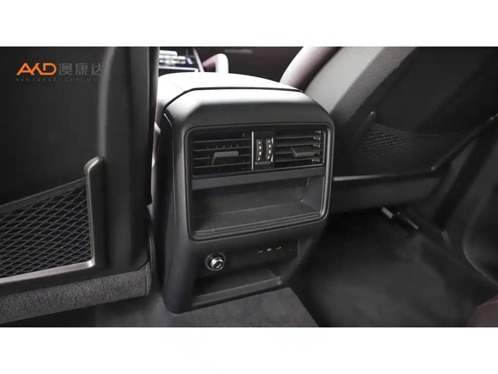 Photo 9 - Porsche Cayenne