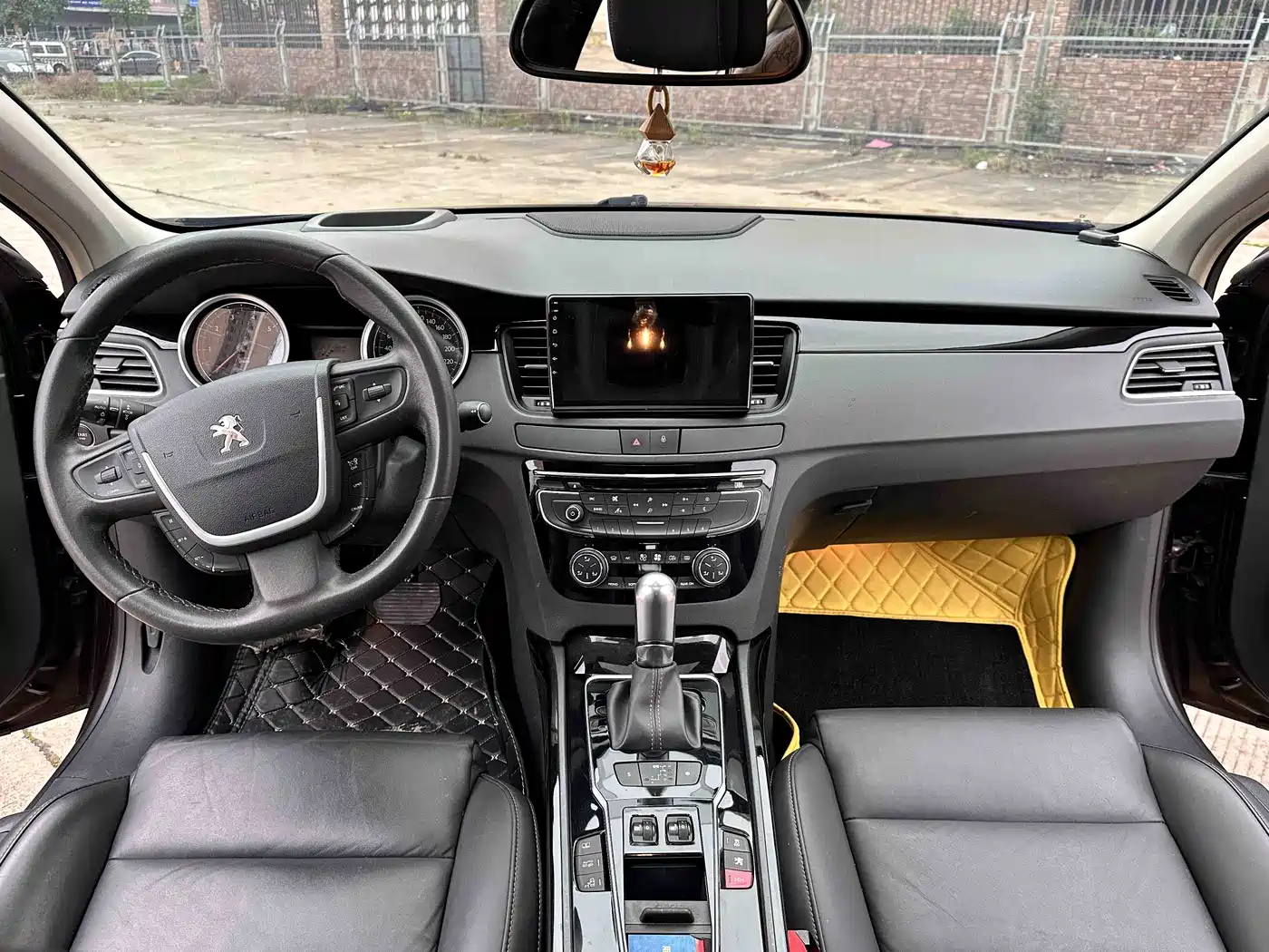 Peugeot 508 2015 1.8THP Auto Flagship Edition фото 6