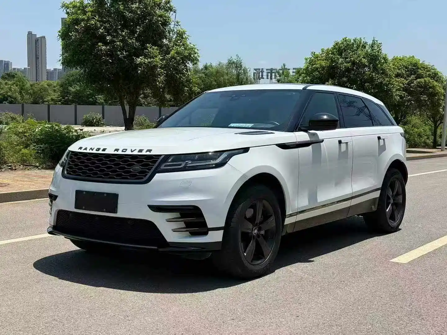 Фото 1 - Land Rover Range Rover Velar