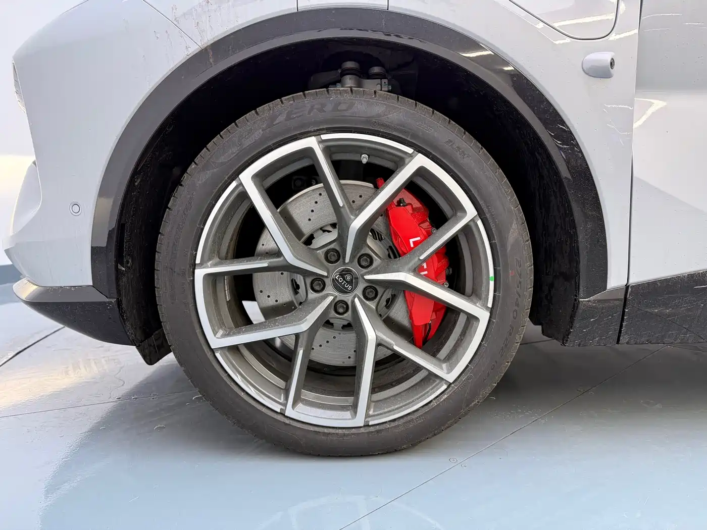 Lotus Cars ELETRE 2025 600 Touring фото 22