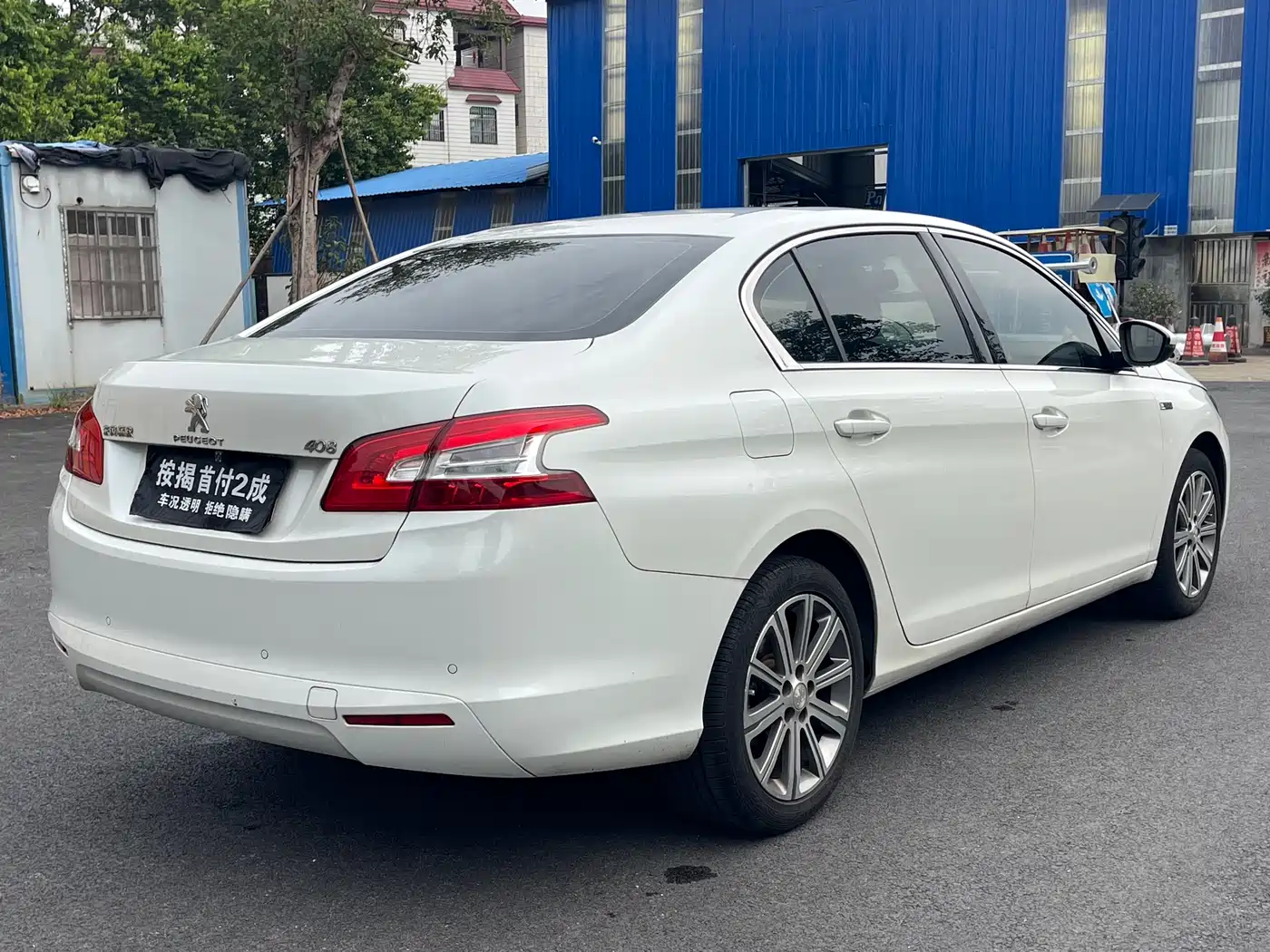Peugeot 408 2015 Model 1.2T Automatic Luxury Edition фото 4