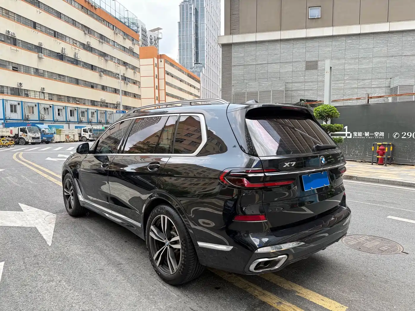 BMW X7 2023 xDrive40i Exclusive M Sport Package фото 5