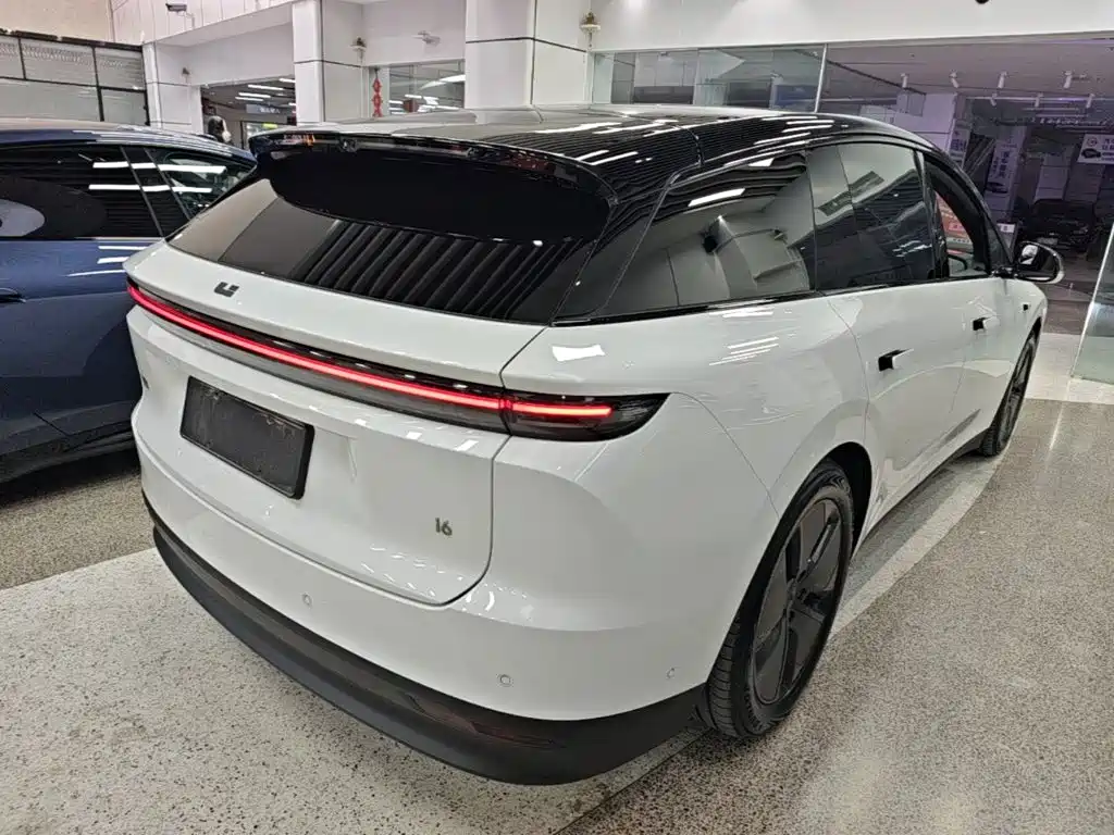 Li Auto i6 2026 2025 2WD Base Model