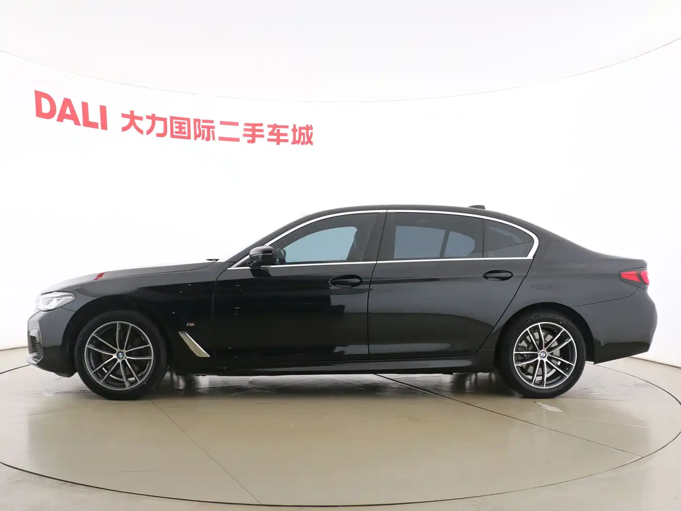 BMW 5 Series 2022 525Li M Sport Package фото 9