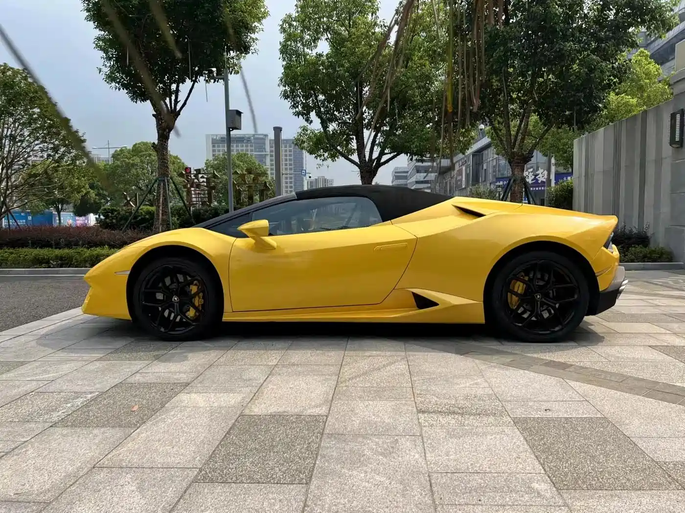 Lamborghini Huracán 2017 Huracán RWD Spyder фото 3