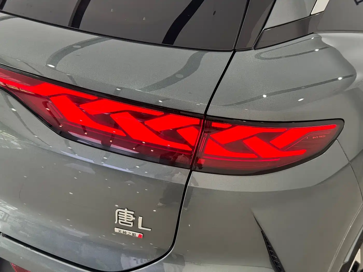 BYD Tang L 2025 2025 DM 175KM Drone Player Edition