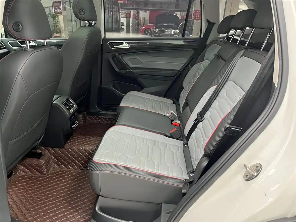 Volkswagen Tiguan L PHEV 2022 430PHEV Plug-in Hybrid Flagship Edition фото 14