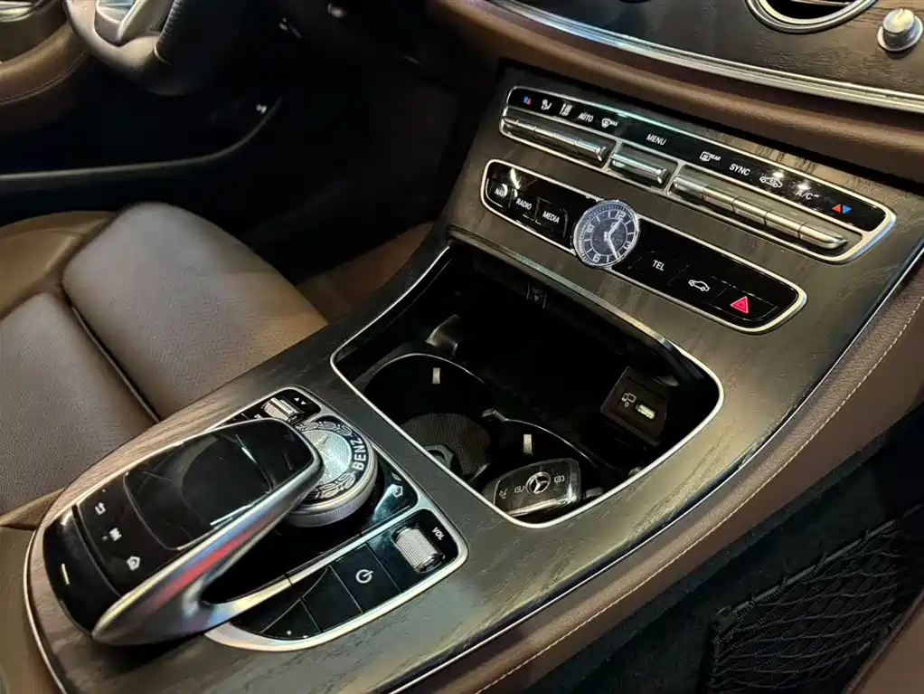 Mercedes-Benz E-Class 2018 Facelift E 200 L Sport фото 14
