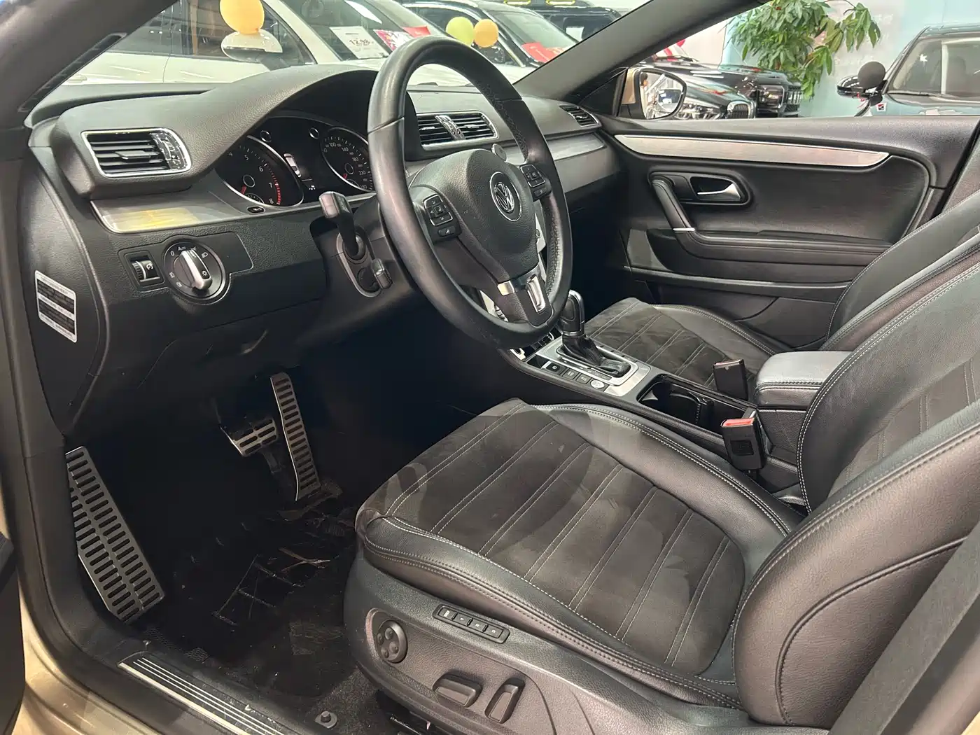 Volkswagen FAW-Volkswagen CC 2016 Model 1.8TSI Luxury фото 4
