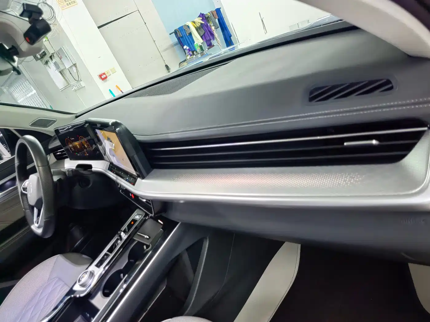 Volkswagen Talagon 2023 380TSI 4WD R-Line Launch Edition фото 28