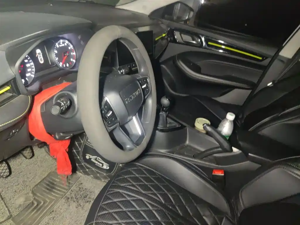 Фото 8 - Roewe i5