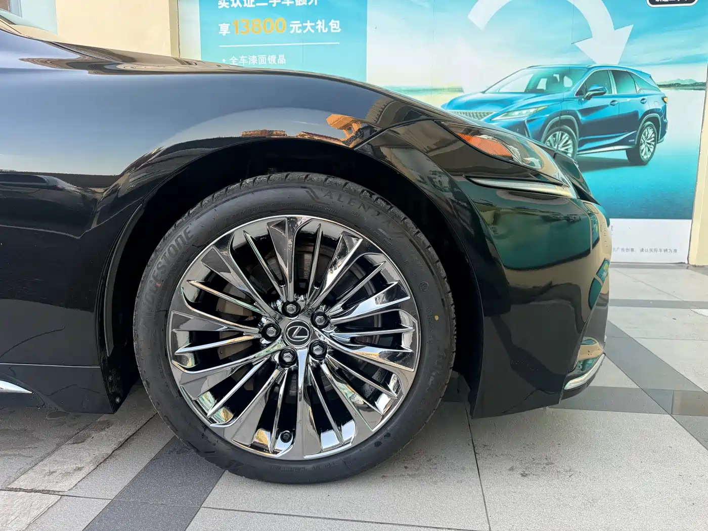 Lexus LS 2018 500h Executive Edition China V фото 6
