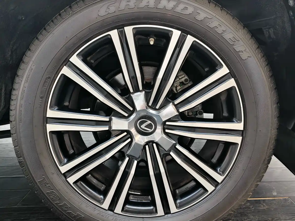 Lexus LX 2017 570 Dynamic Luxury фото 20
