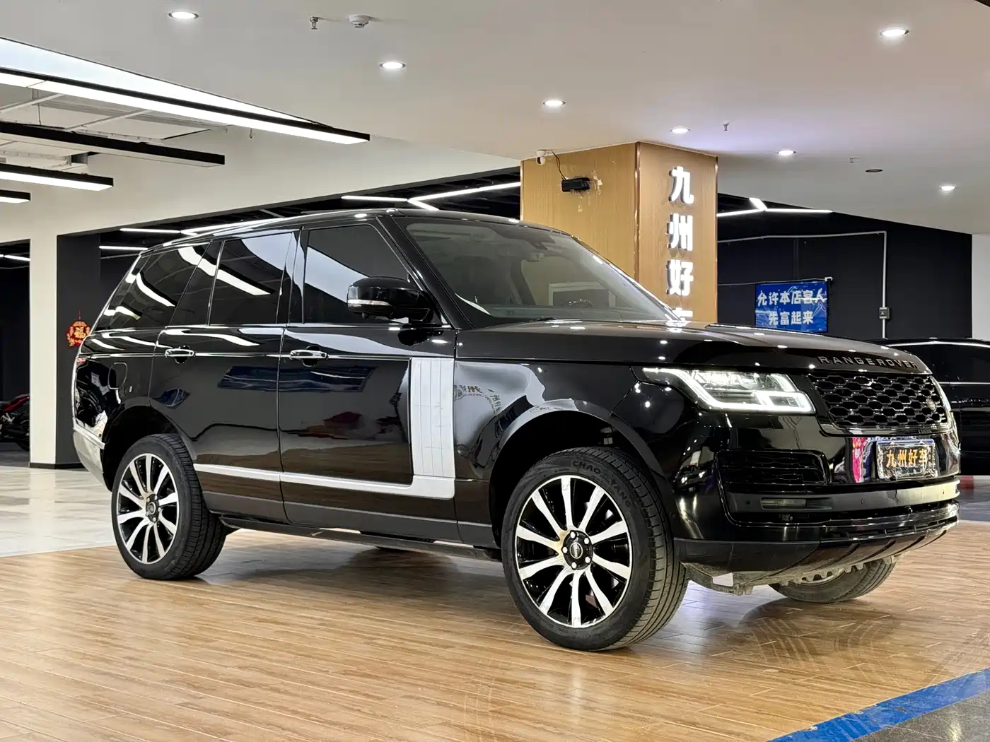 Land Rover Range Rover 2014 3.0 SC V6 Vogue SE фото 3