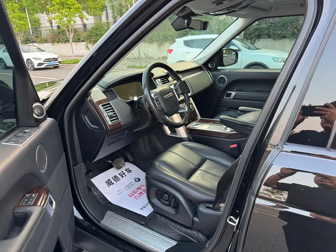 Land Rover Range Rover 2017 3.0 SC V6 Golden Age Edition фото 9