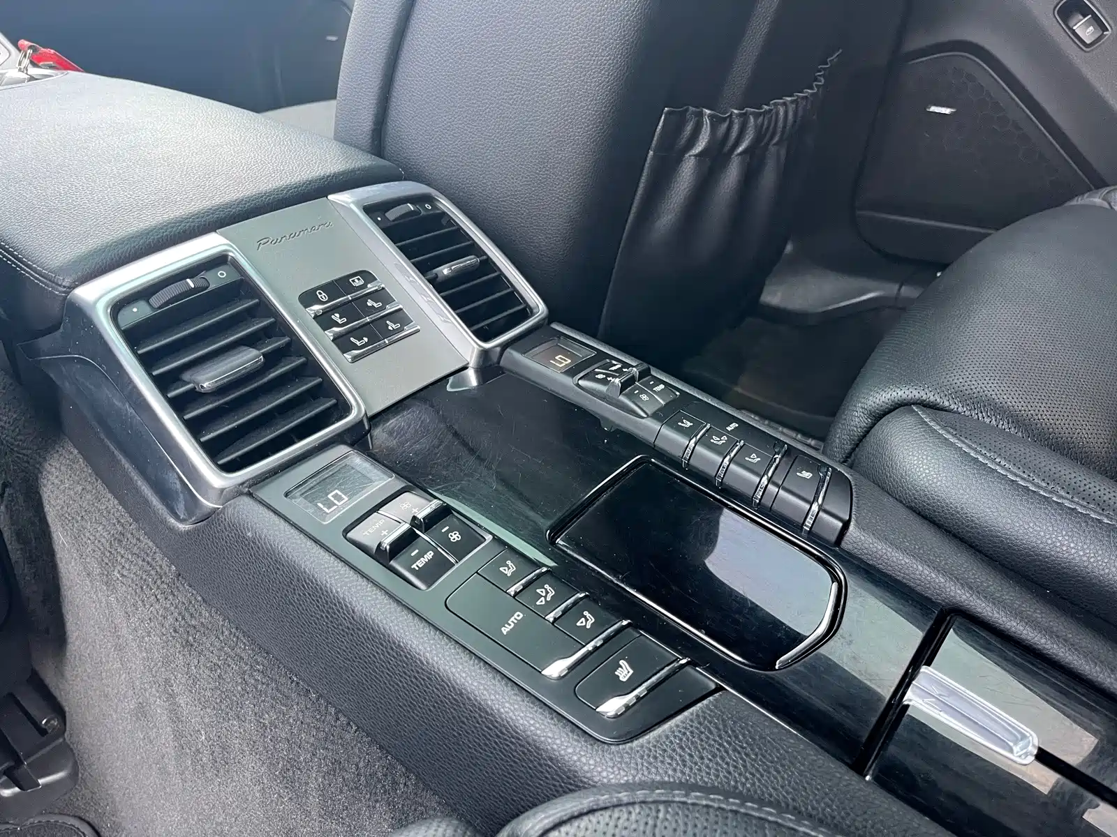 صورة 15 - Porsche Panamera