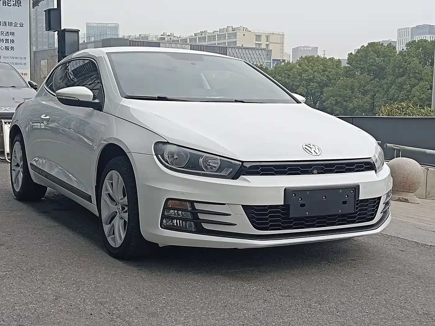 Volkswagen Scirocco 2015 1.4TSI Trend Edition фото 3