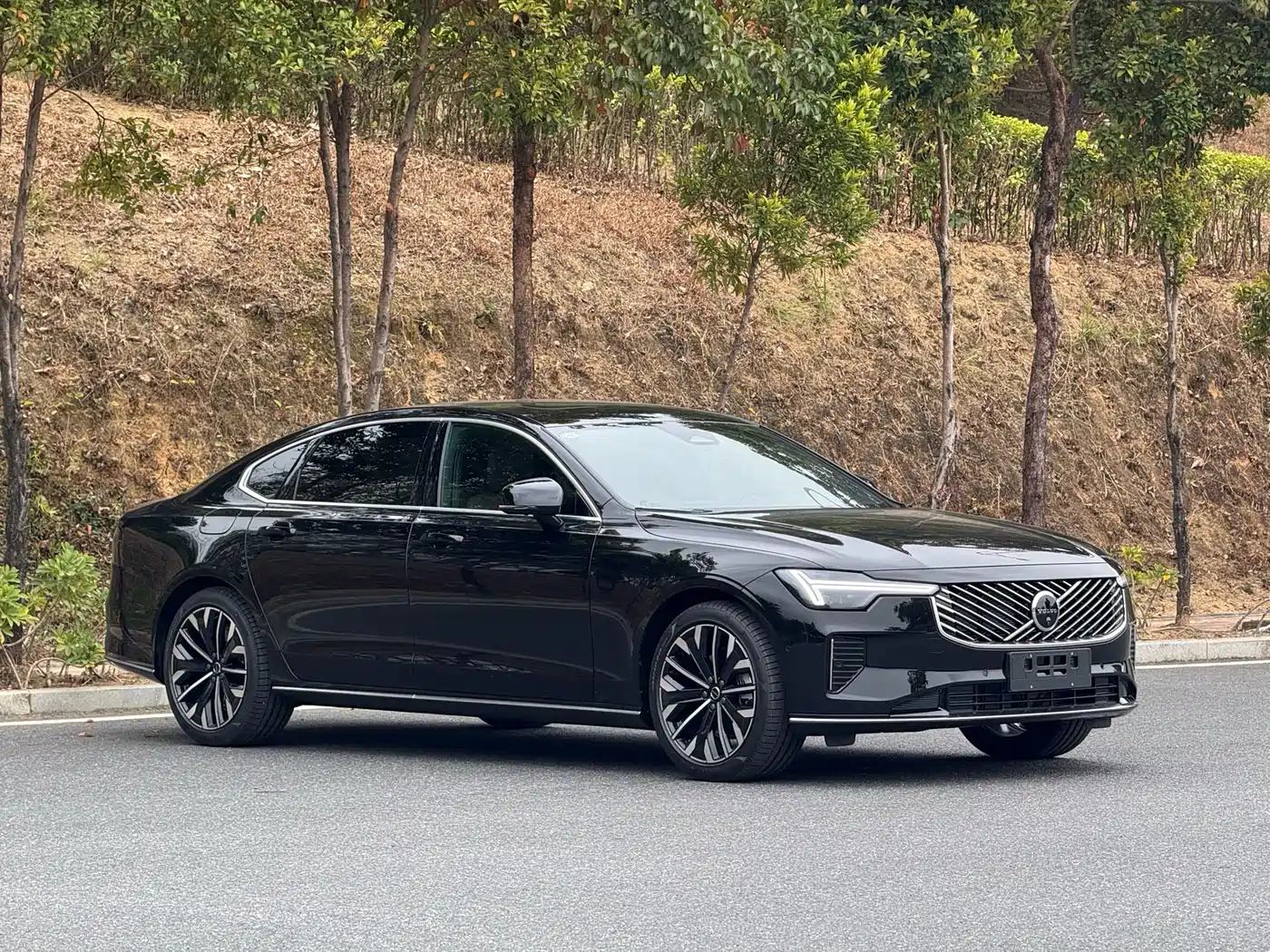 Volvo S90 2026 B5 Zhiyuan Luxury Edition фото 4