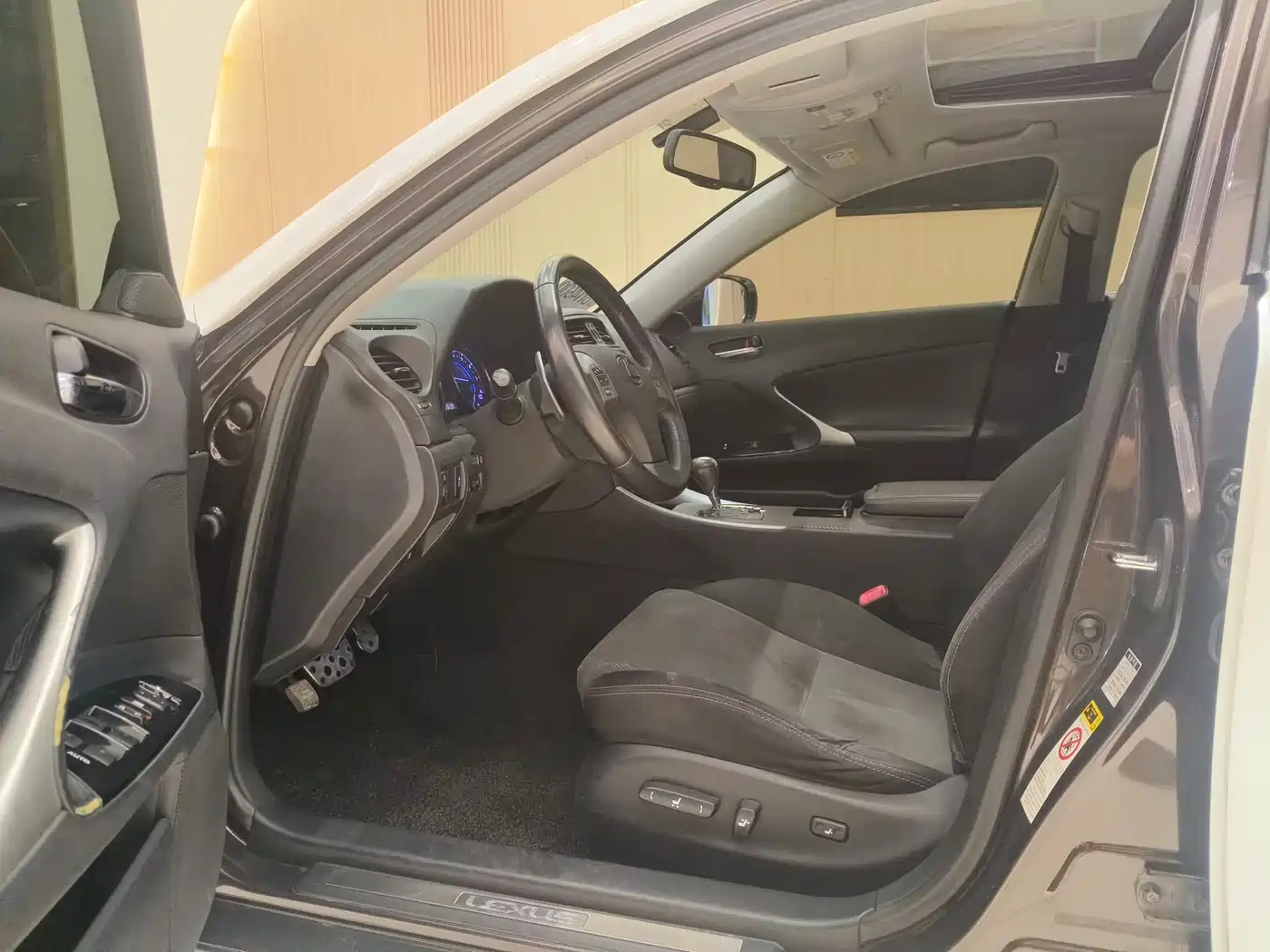 Lexus IS 2011 250 Sport фото 10