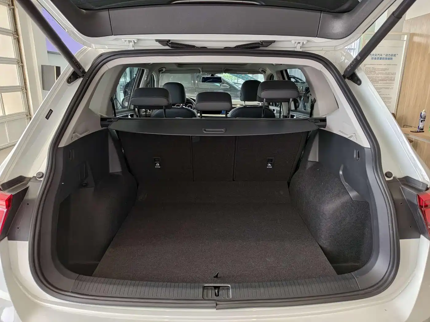 Фото 14 - Volkswagen Tiguan L
