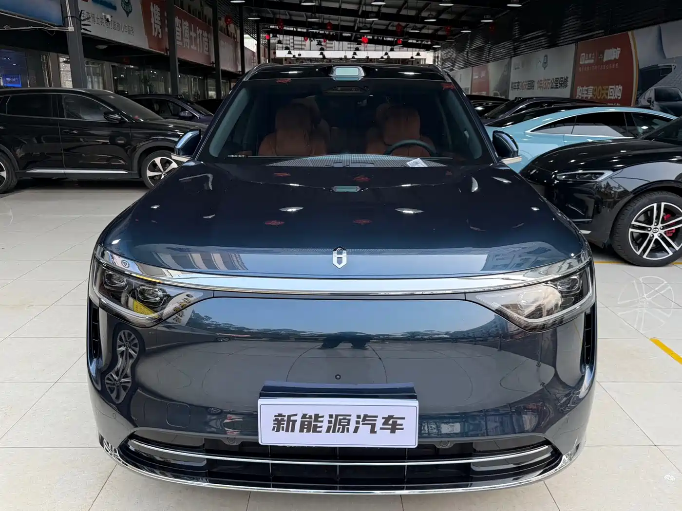 AITO Wenjie AITO M8 2025 Model Extended Range Max+ Edition 53.4kWh 6-Seater фото 7