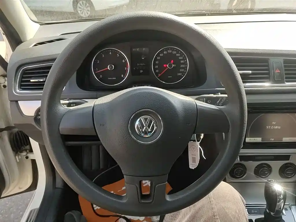 Volkswagen Lavida Tour 2014 1.4TSI Automatic 30th Anniversary Edition фото 7
