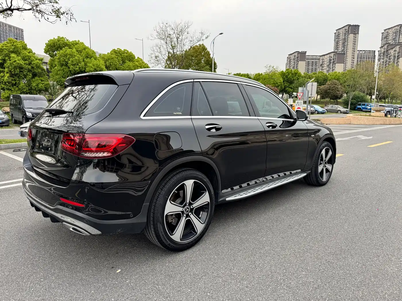Mercedes-Benz GLC 2022 Facelift GLC 300 L 4MATIC Dynamic Collector's Edition фото 7