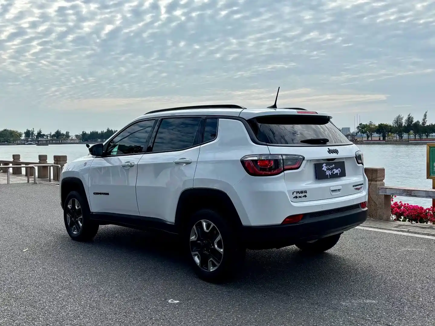 Фото 9 - Jeep Compass