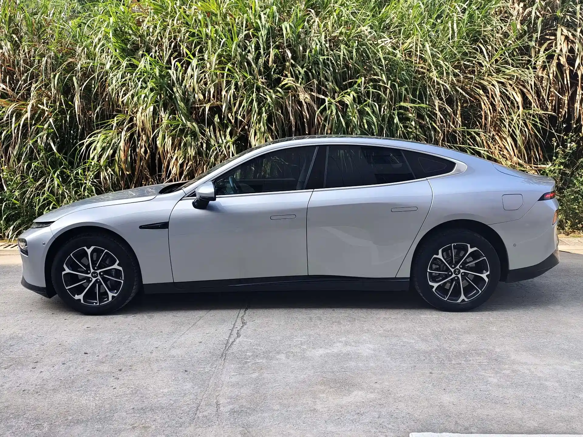 Фото 3 - XPeng P7
