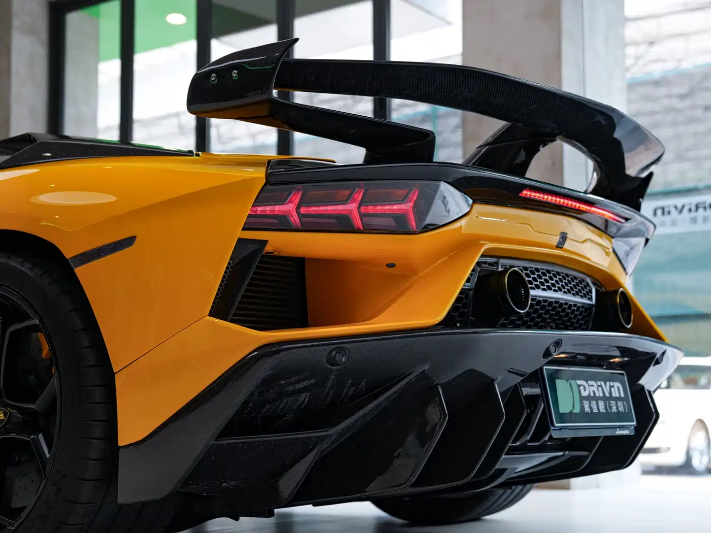 Lamborghini Aventador 2011 LP 700-4 фото 12