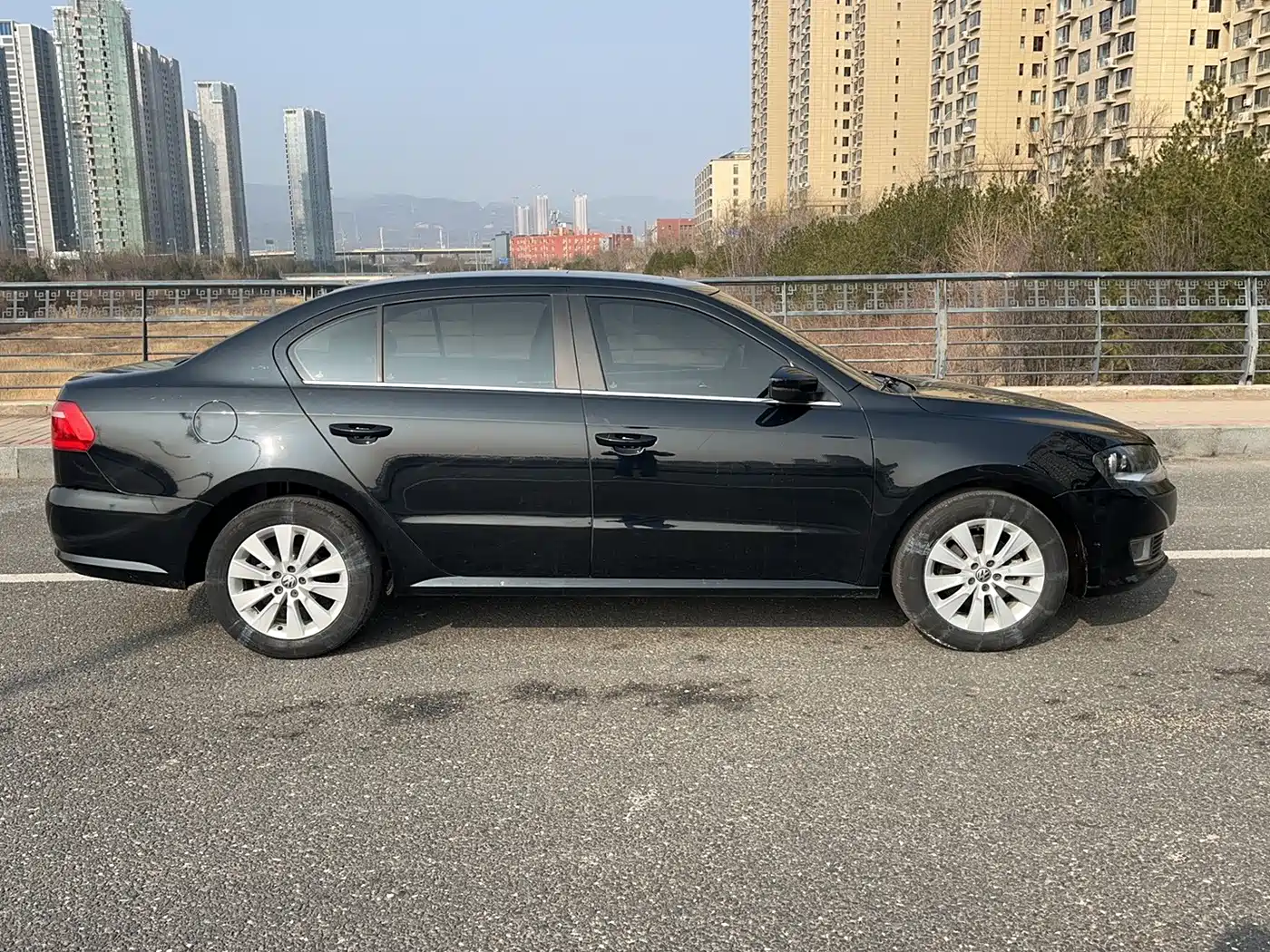 Volkswagen Lavida 2013 1.6L Manual Comfort Edition фото 4